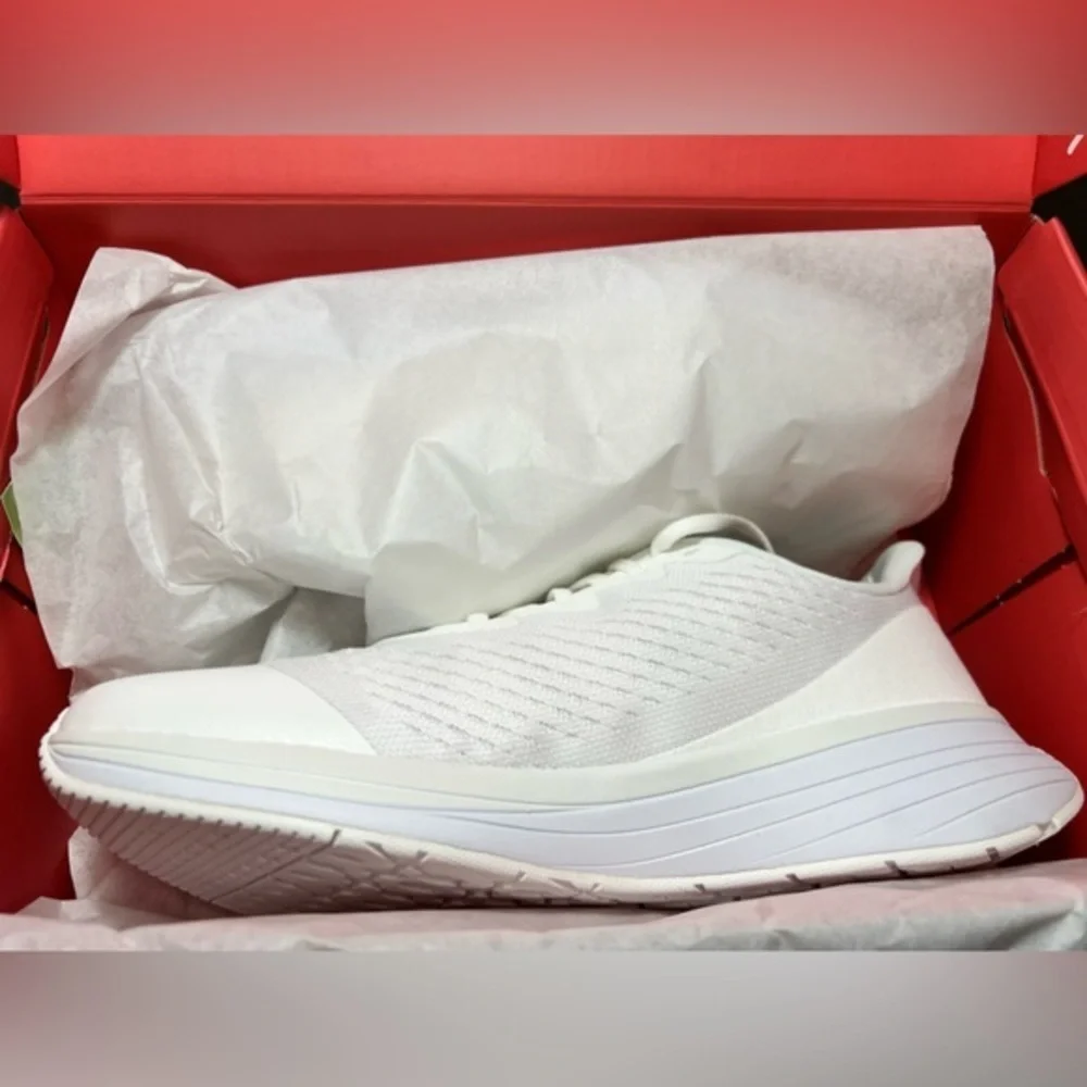 Lane Eight women’s Relay Trainer running shoe sneakers white size 8.5 &‎ 9.5